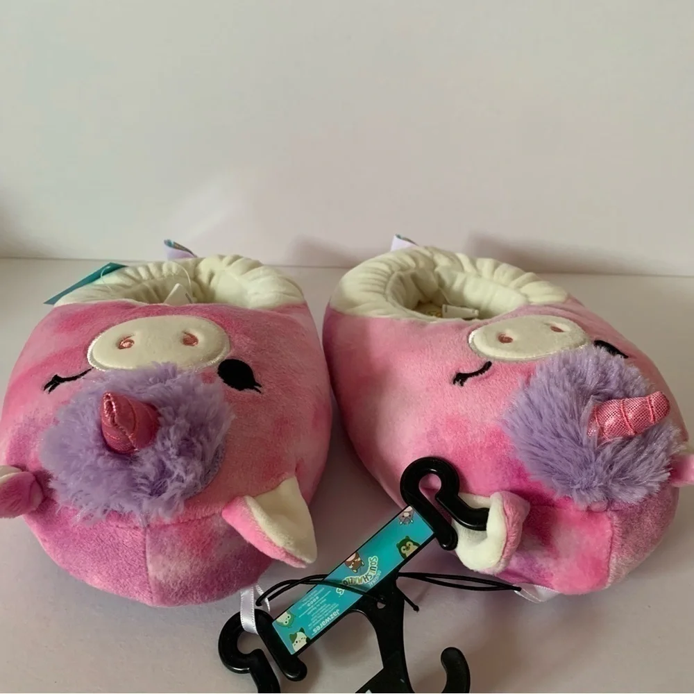 NWT. SQUISHMALLOWS Lola The Unicorn Slippers
